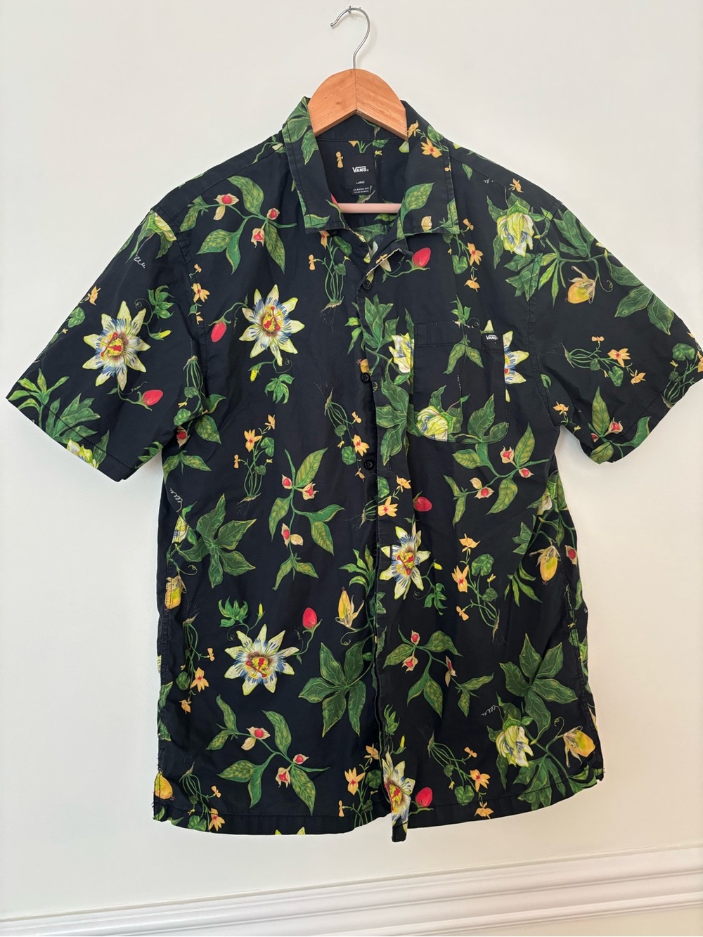 Vans Black Tropical Floral Short-Sleeve Button-Down Shirt